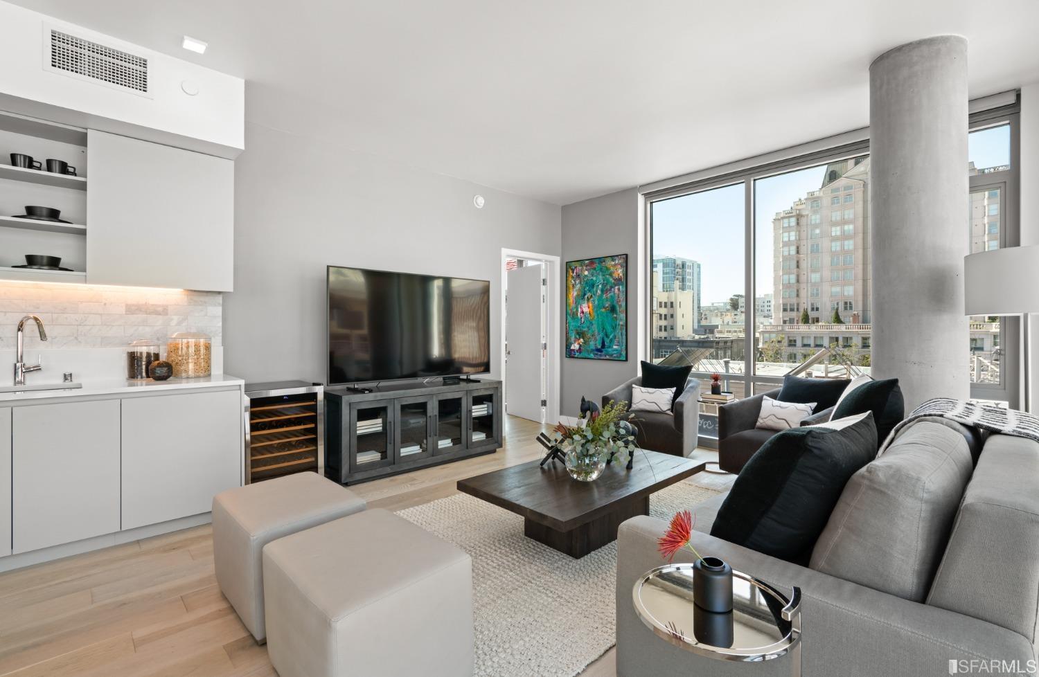 1545 Pine Street Unit: 611