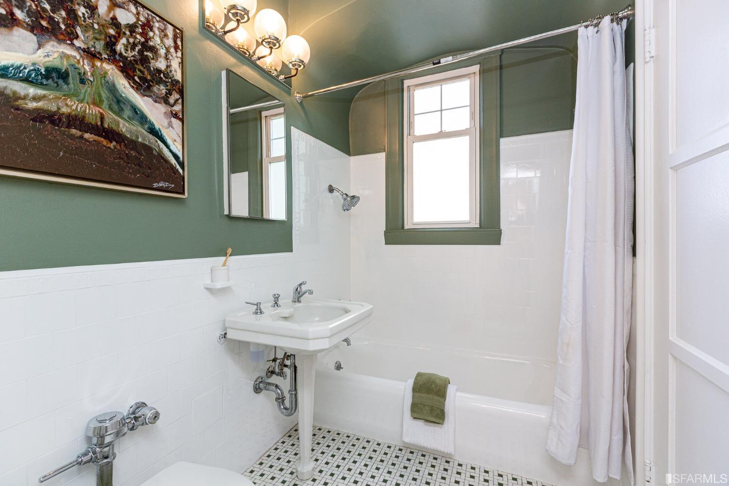 2701 Van Ness Avenue Unit: 210