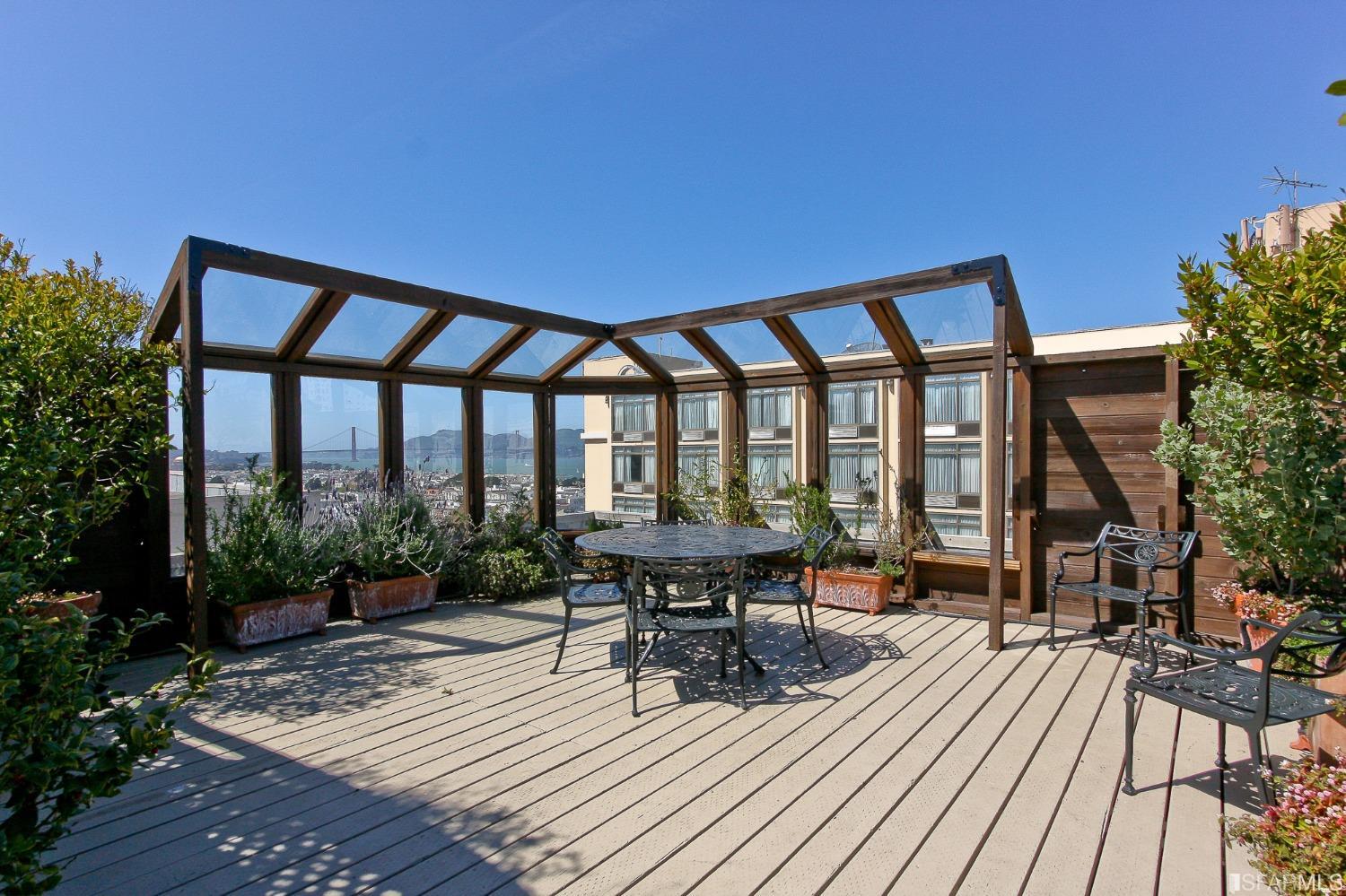 2701 Van Ness Avenue Unit: 210