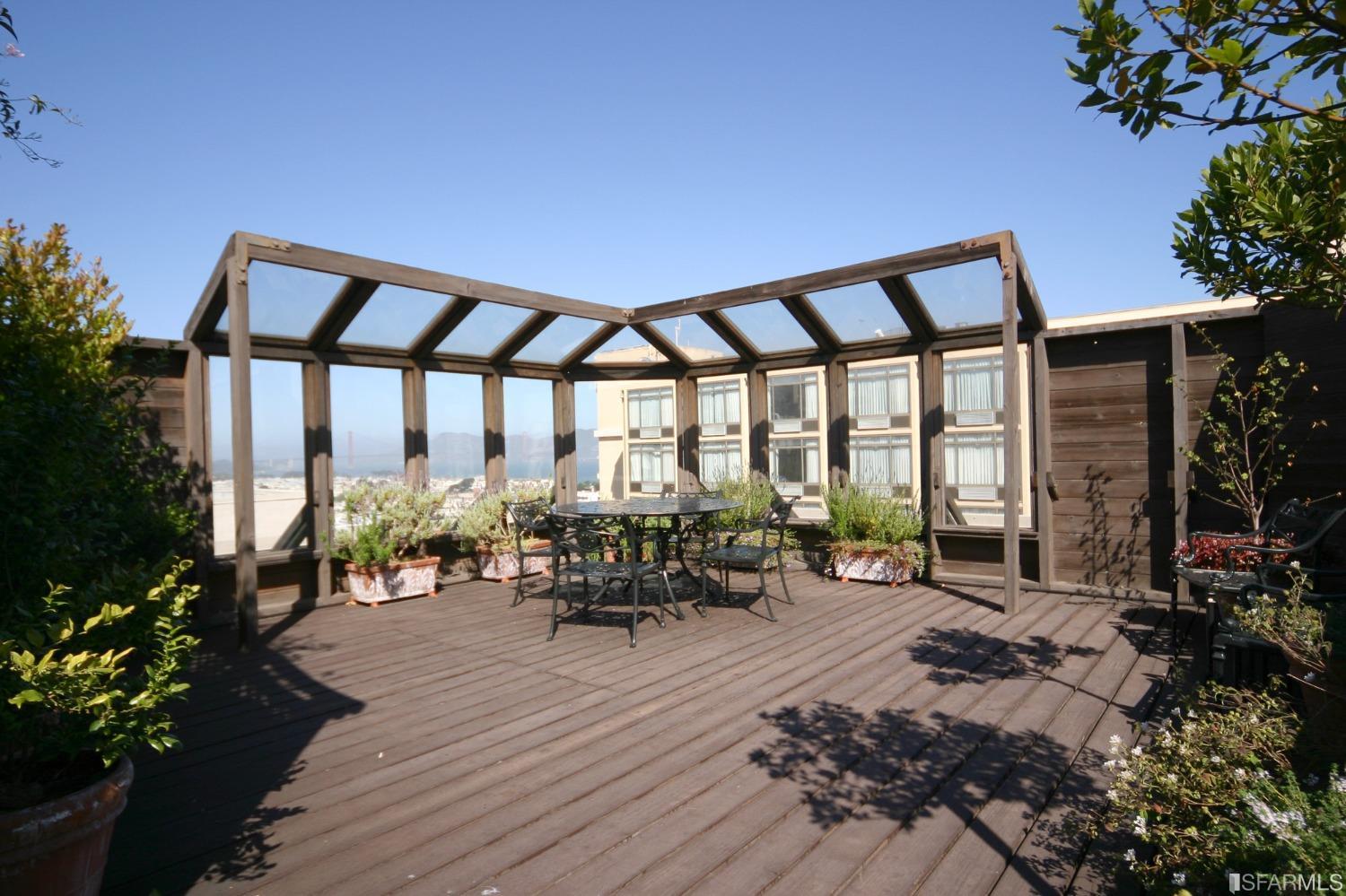 2701 Van Ness Avenue Unit: 210