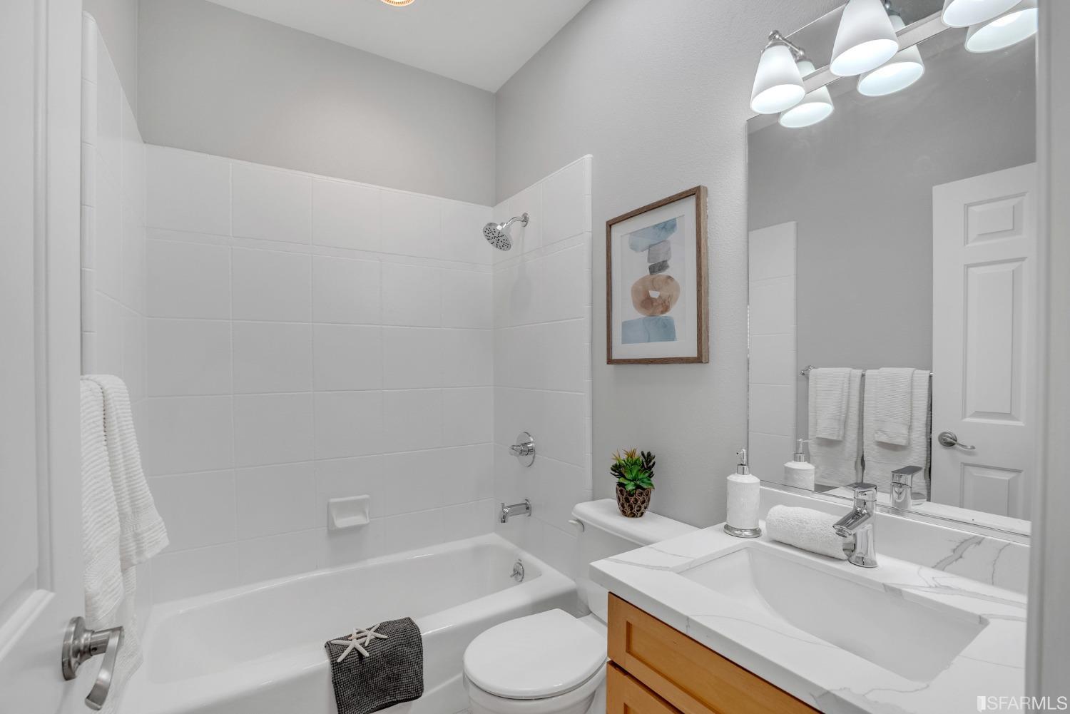 570 Page Street Unit: 7