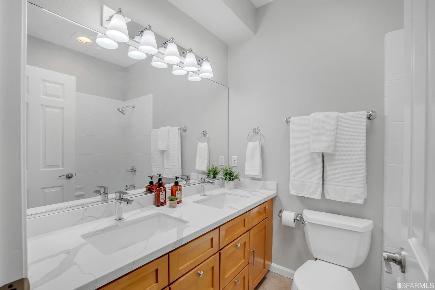 570 Page Street Unit: 7