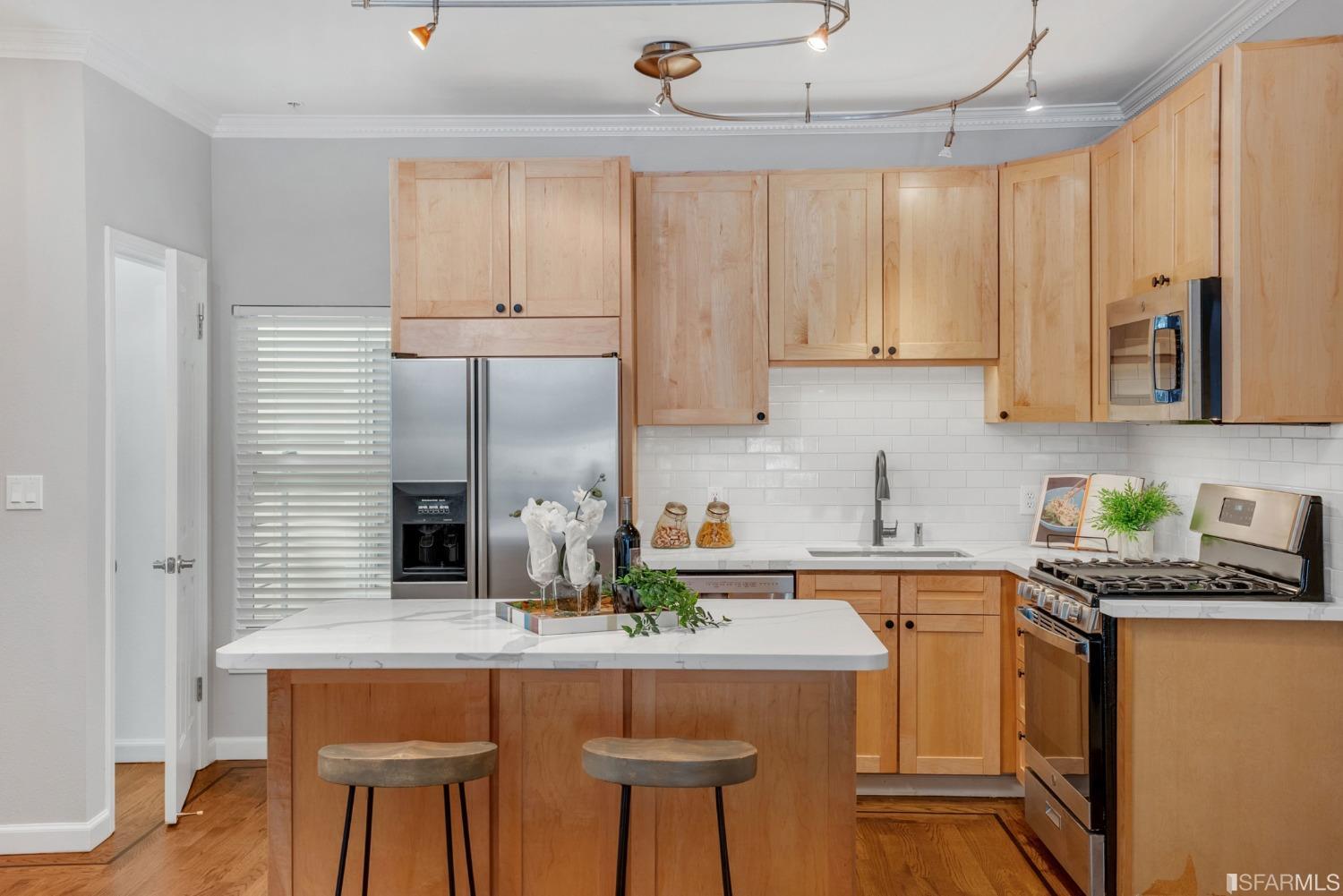 570 Page Street Unit: 7