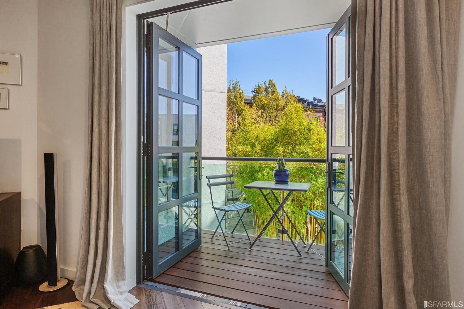 2125 Bryant Street Unit: 204