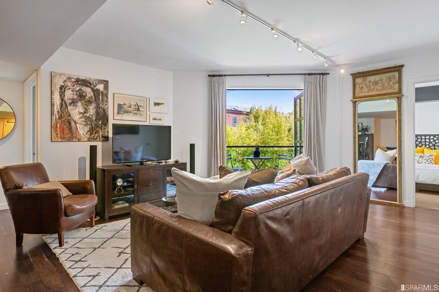 2125 Bryant Street Unit: 204