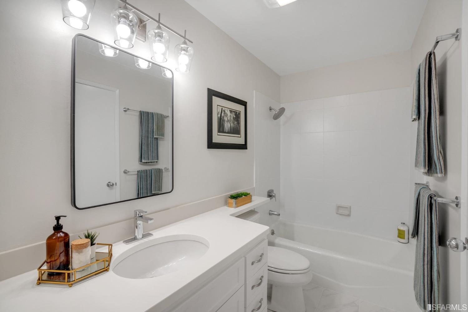 33 Midway Street Unit: 202