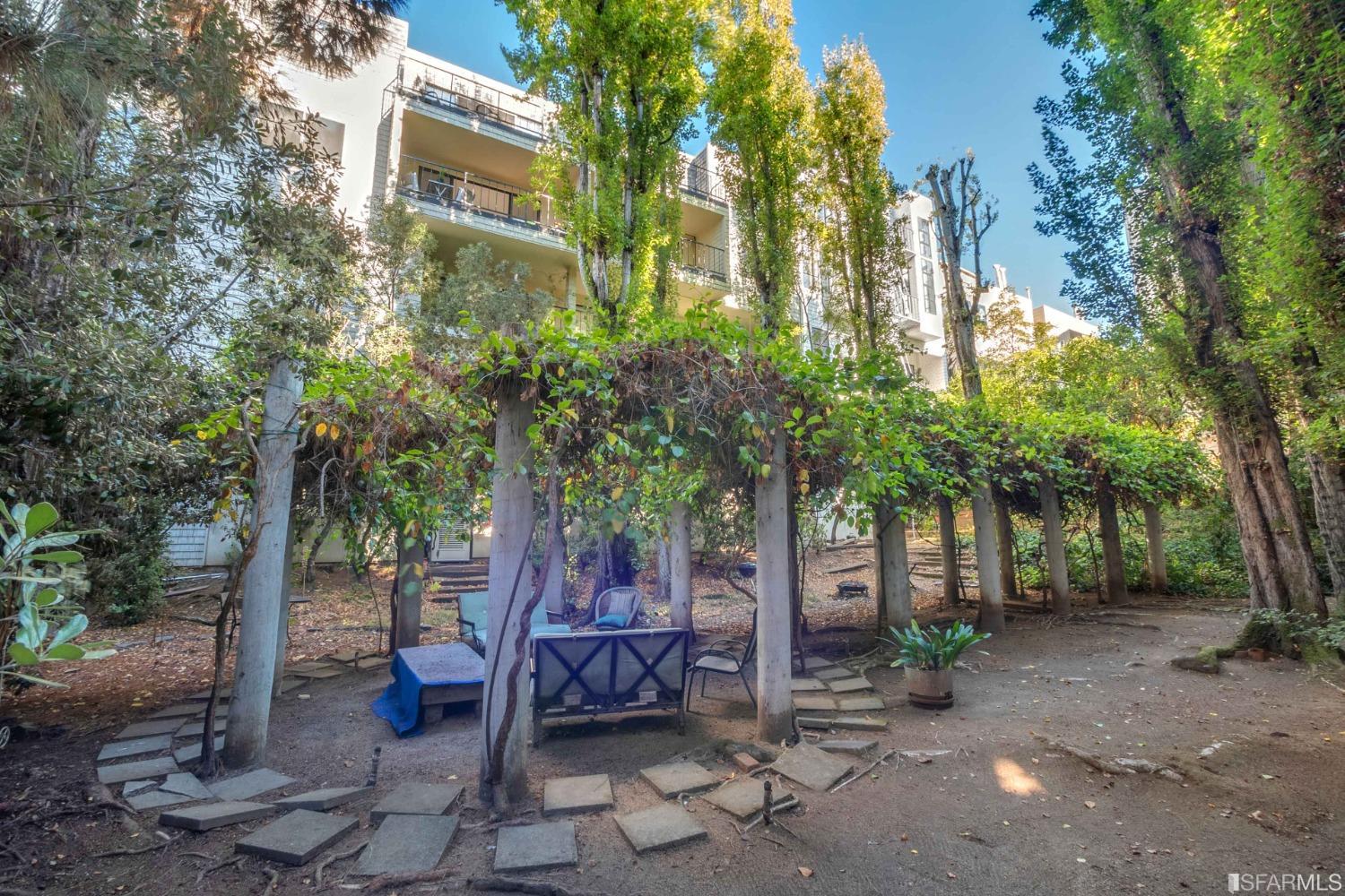 33 Midway Street Unit: 202