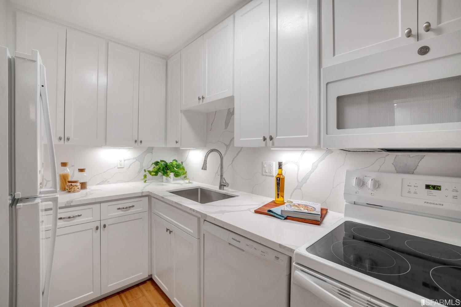 33 Midway Street Unit: 202