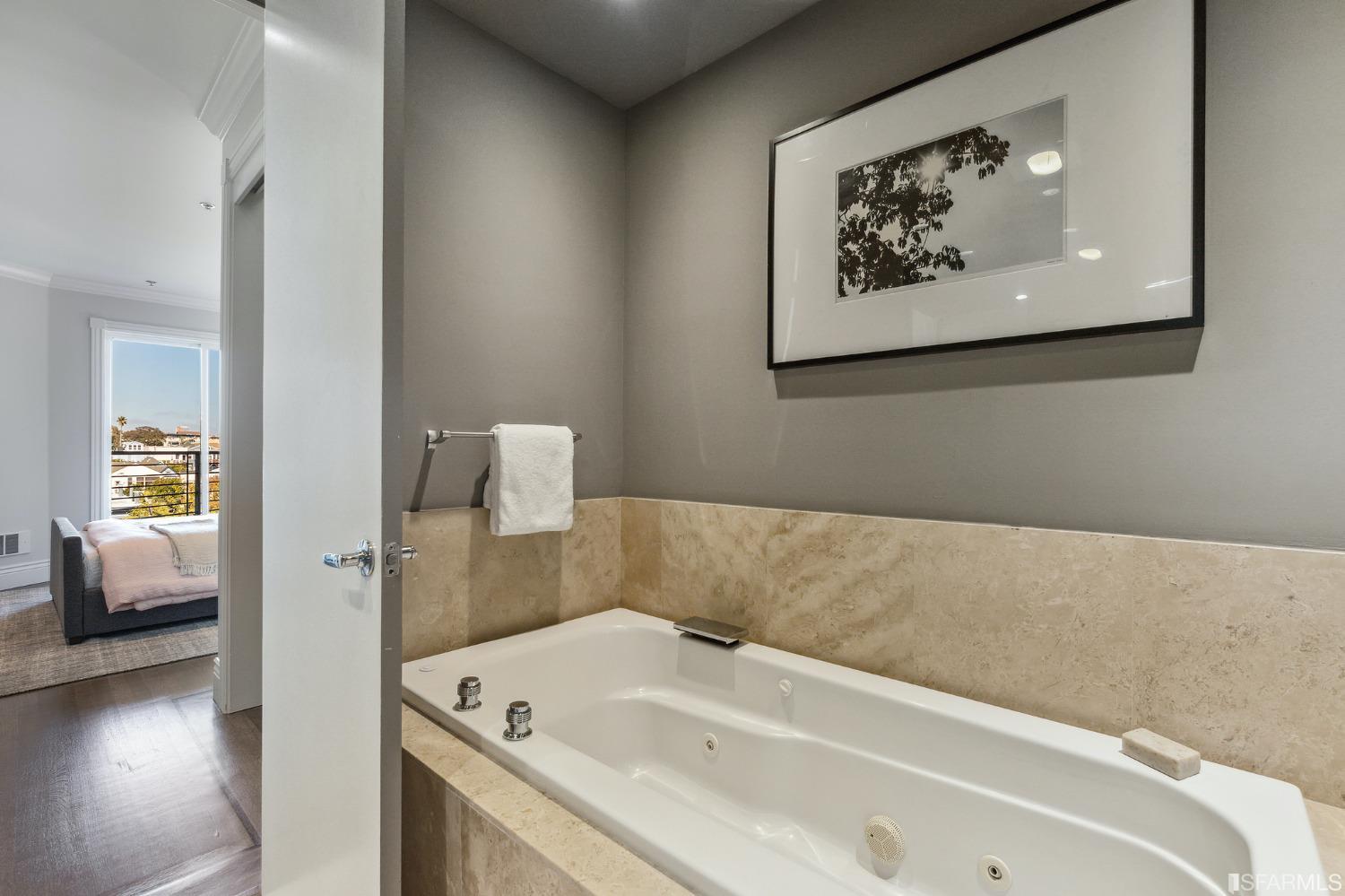 160 Hancock Street Unit: 2