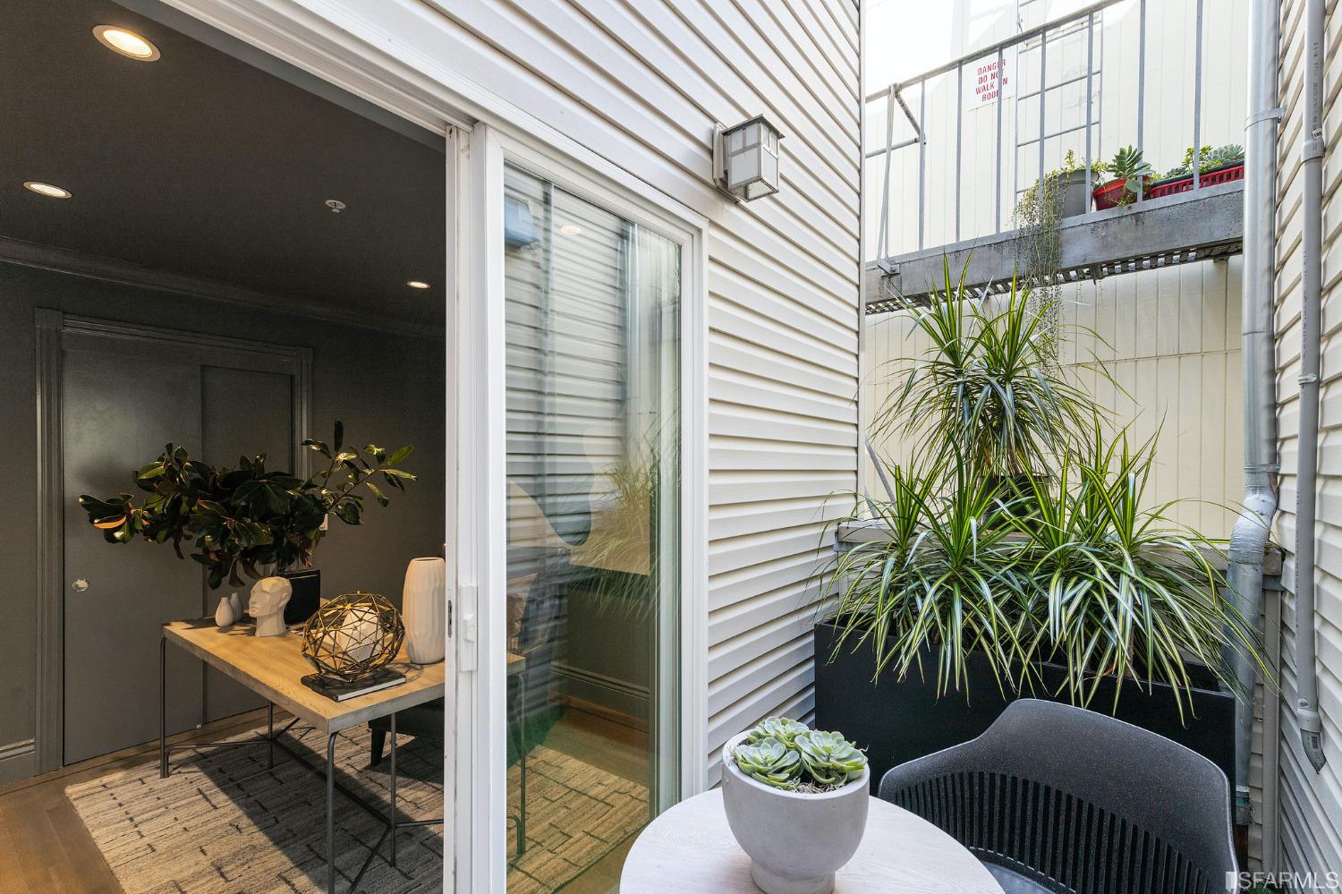 160 Hancock Street Unit: 2