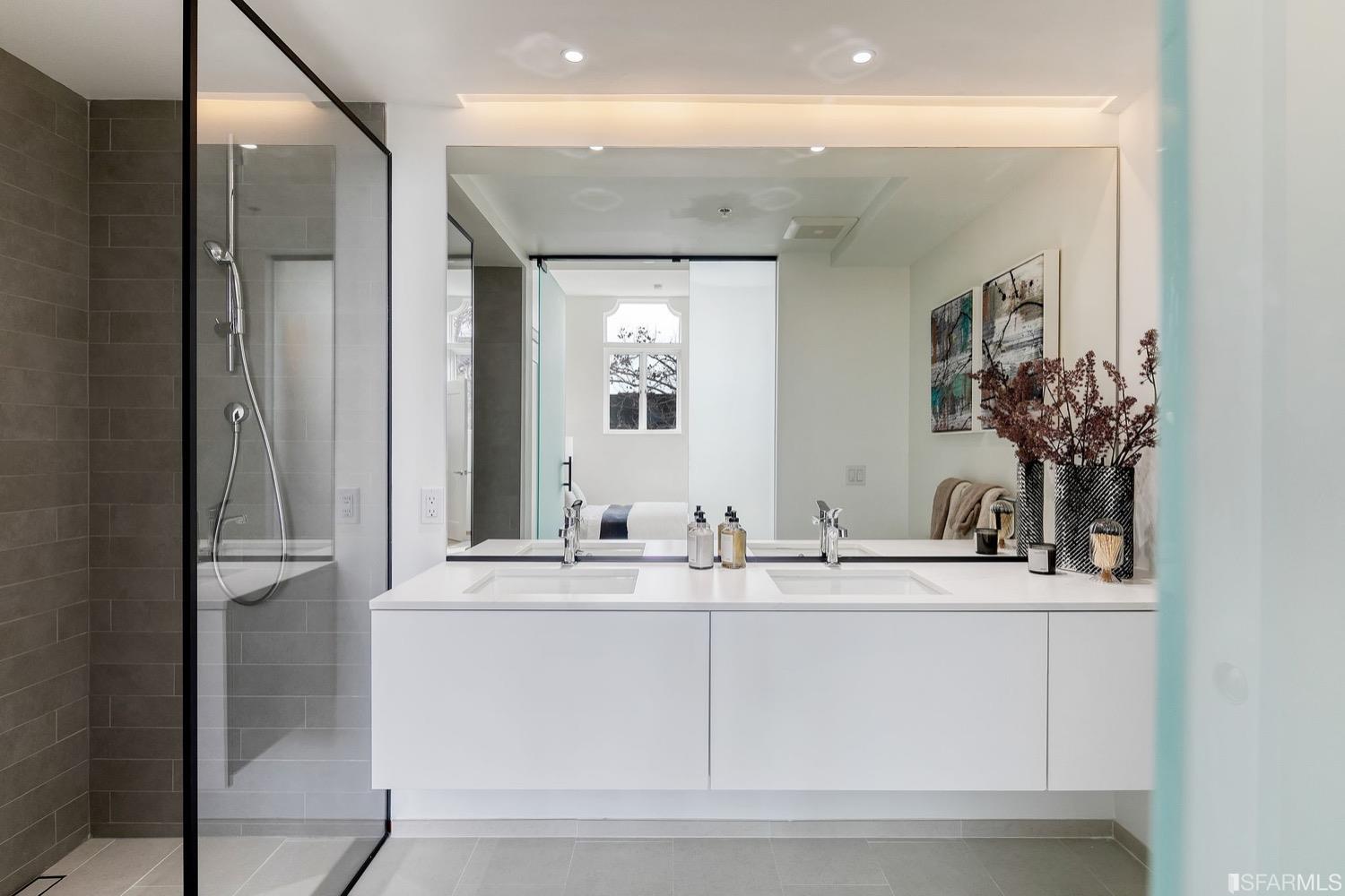 2238 Market Street Unit: 204