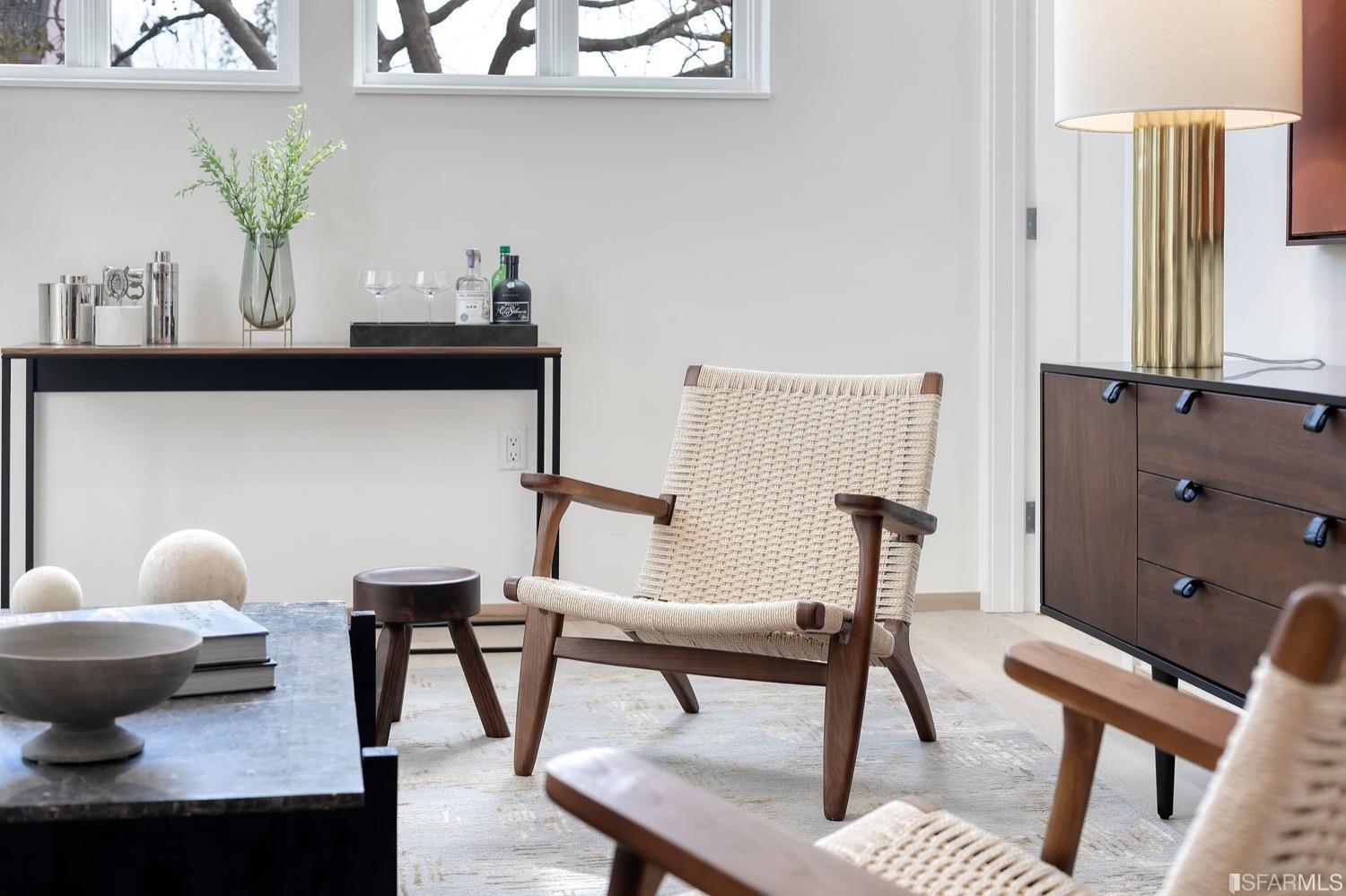 2238 Market Street Unit: 204