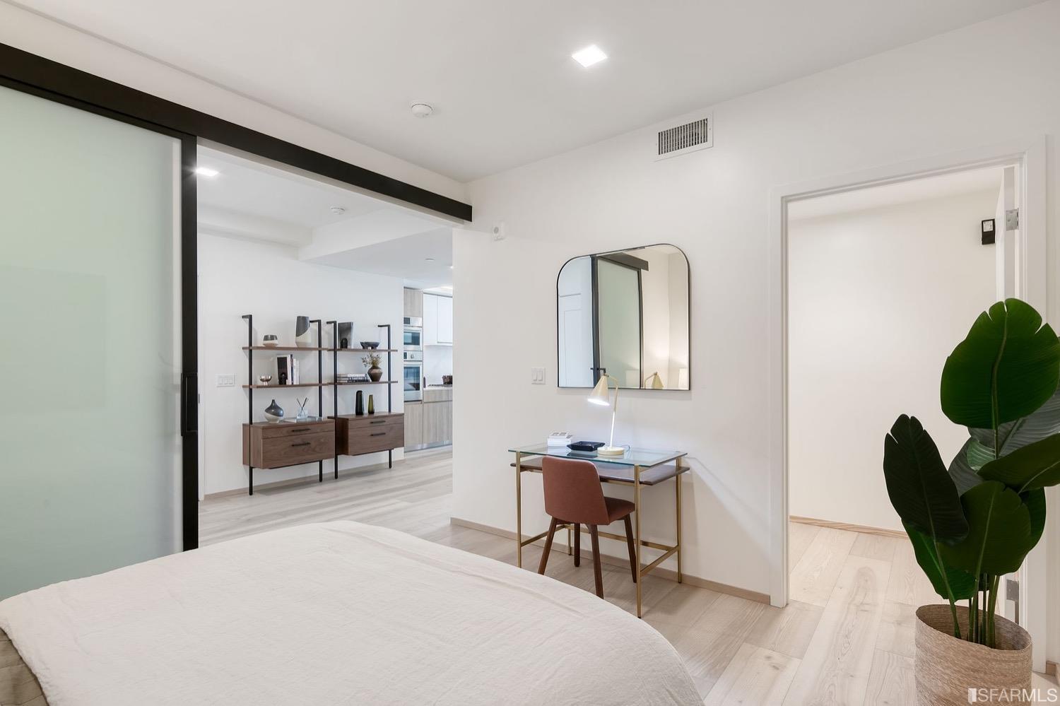 2238 Market Street Unit: 204