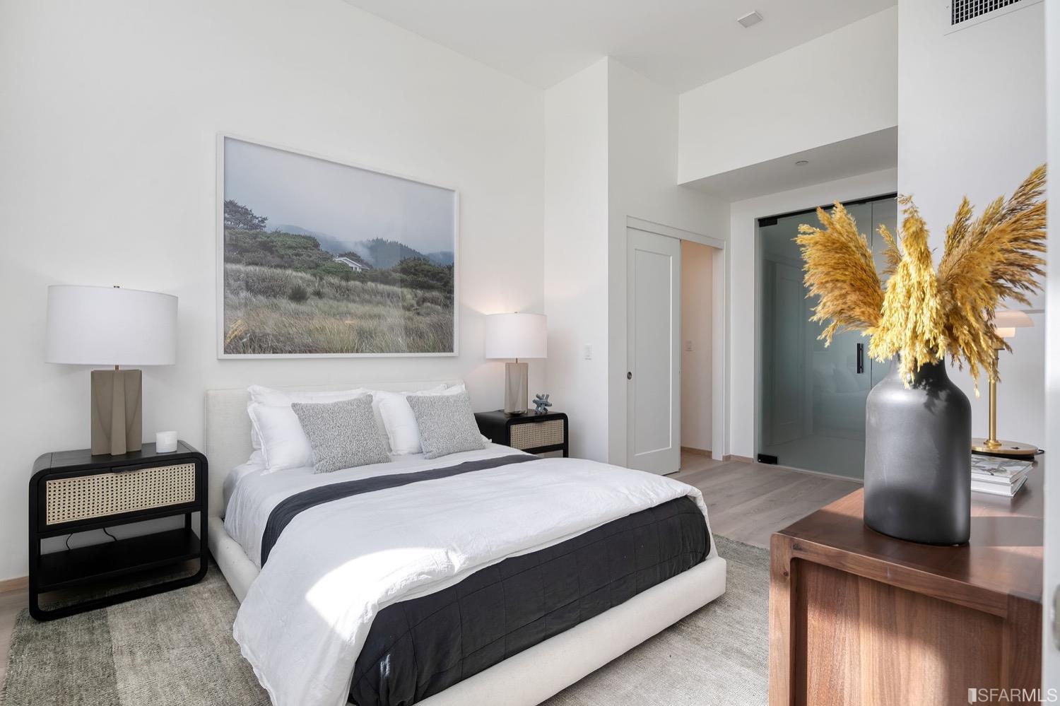 2238 Market Street Unit: 204