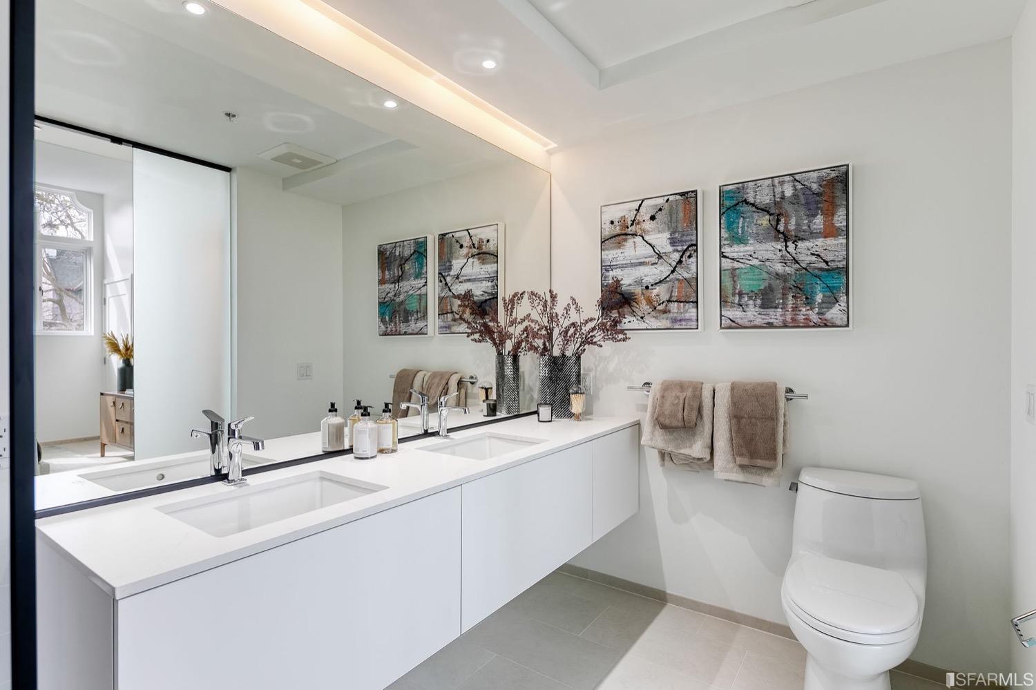 2238 Market Street Unit: 204