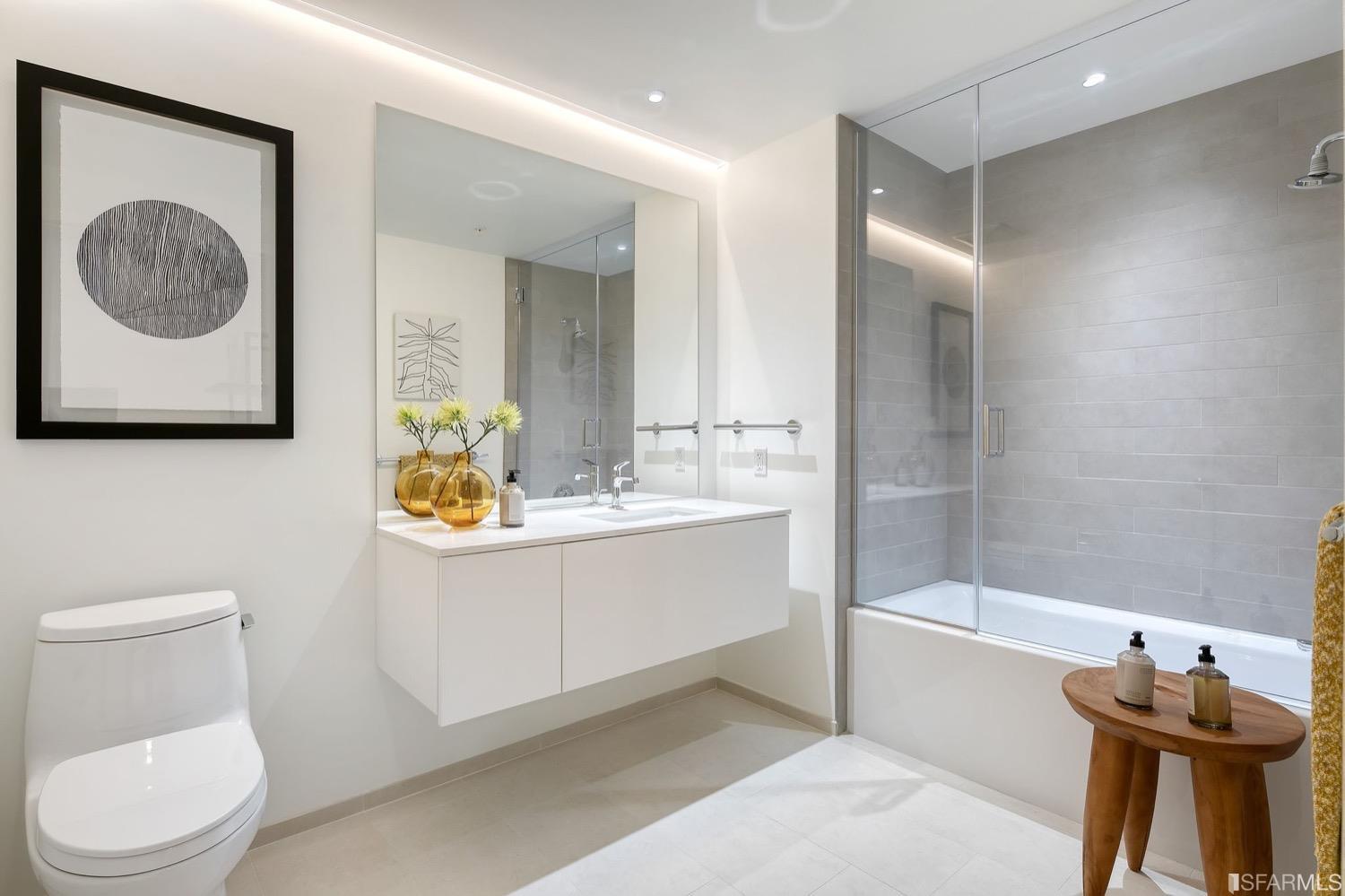 2238 Market Street Unit: 204