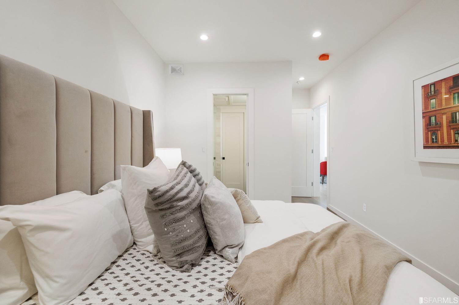 3036 Fulton Street Unit: 4