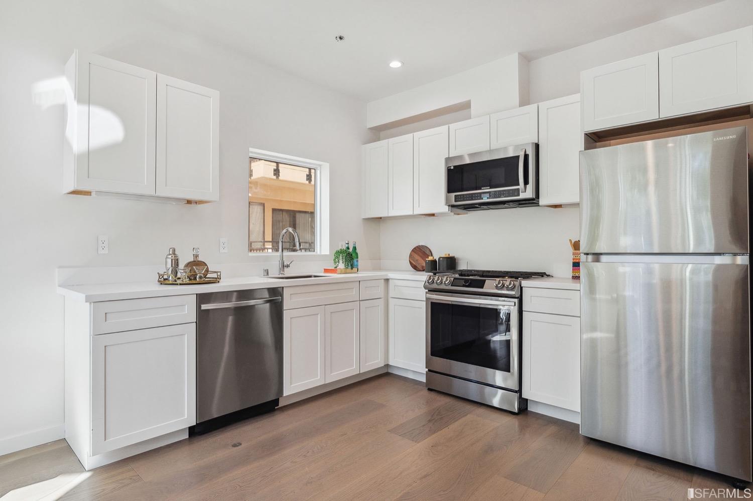 3036 Fulton Street Unit: 4