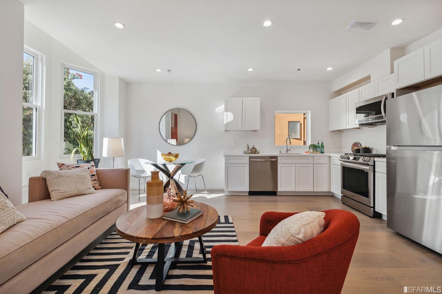 3036 Fulton Street Unit: 4