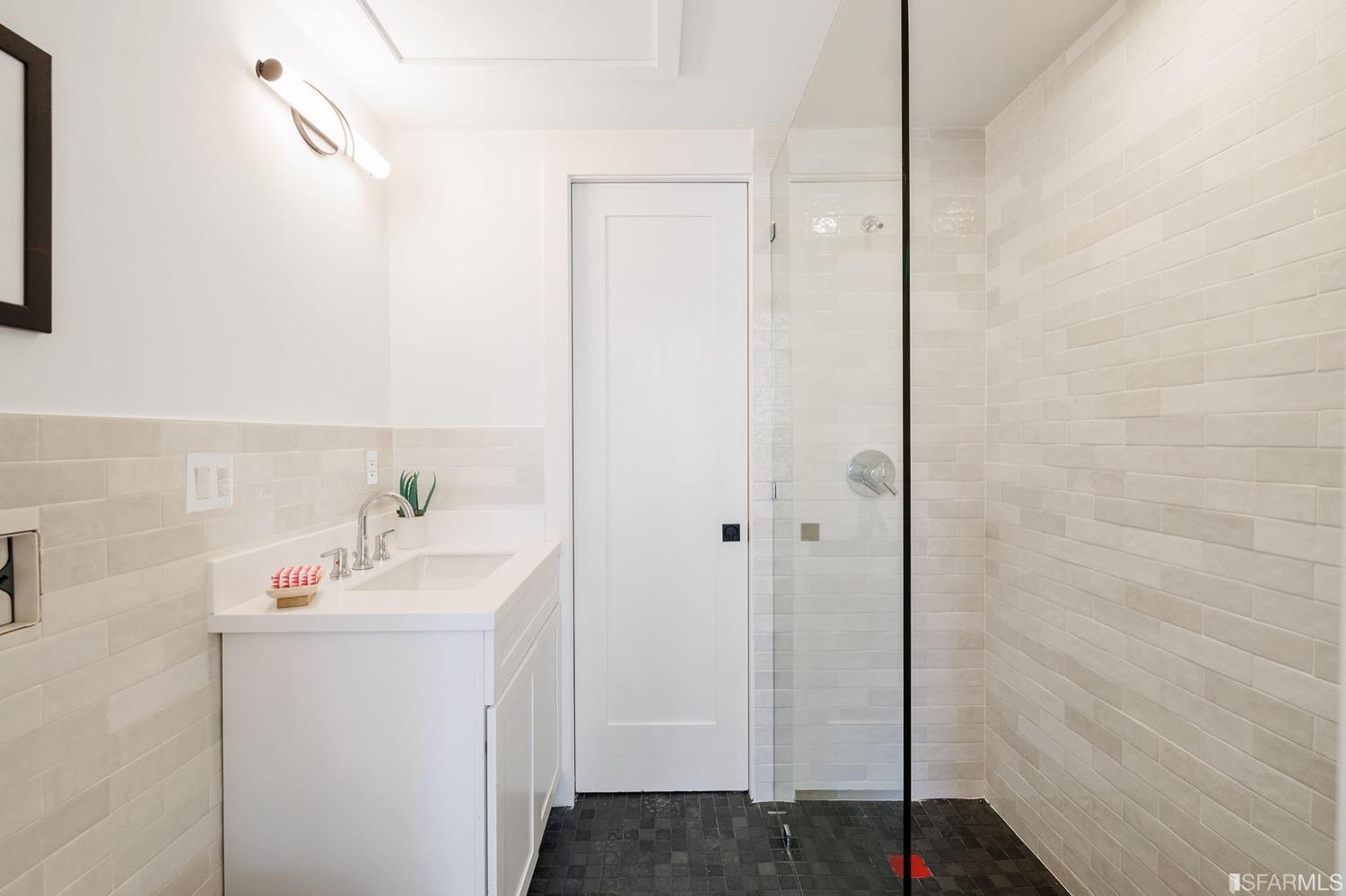 3036 Fulton Street Unit: 4