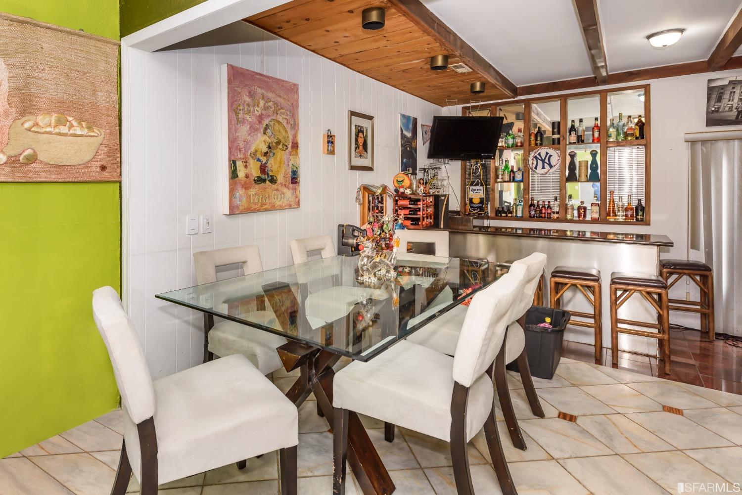 2805 Fleetwood Drive