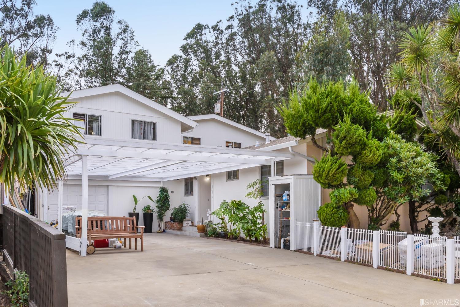 2805 Fleetwood Drive