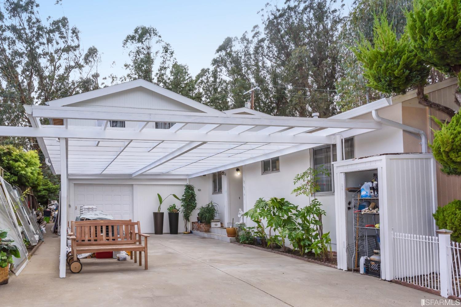 2805 Fleetwood Drive