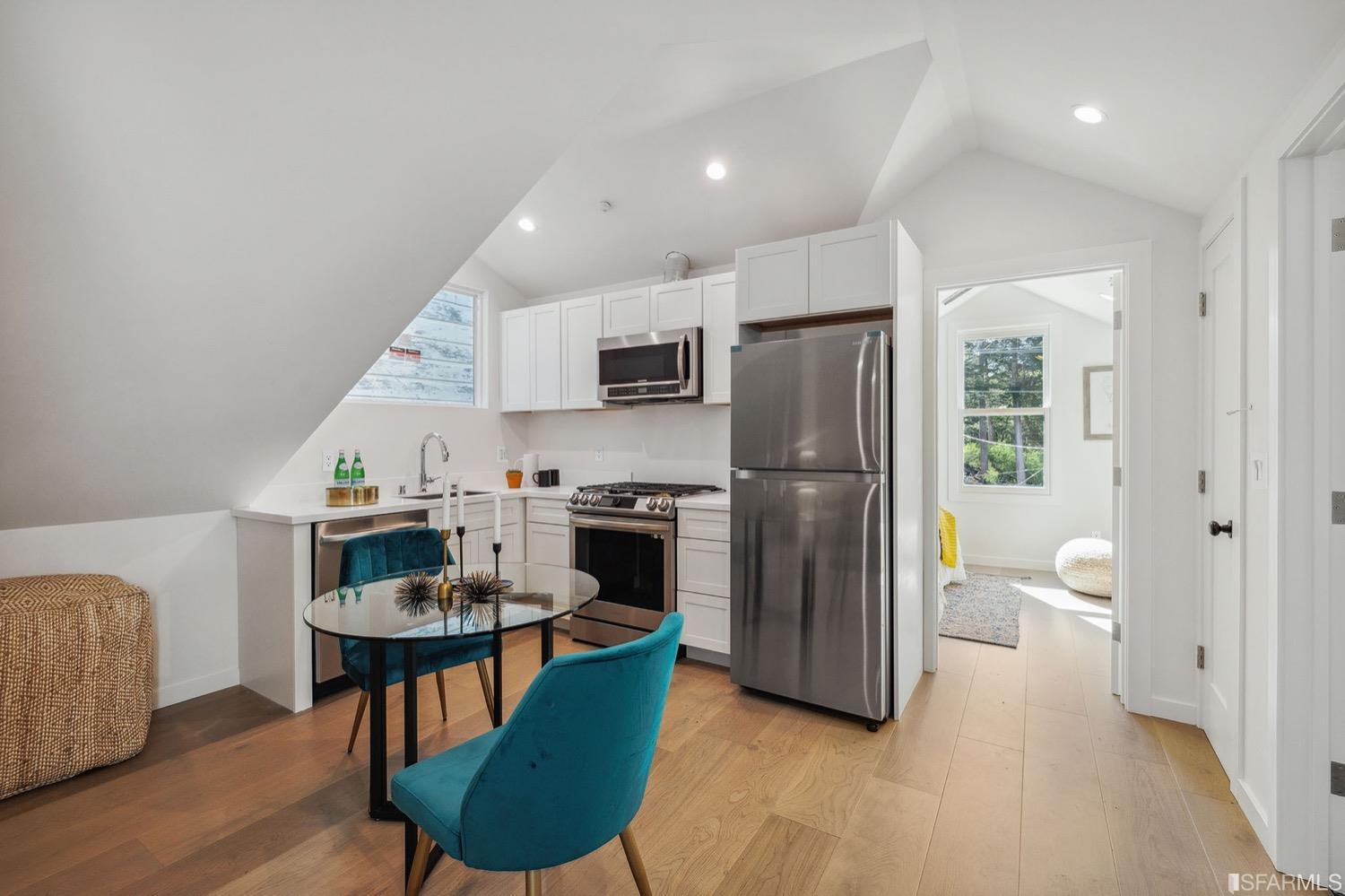 3036 Fulton Street Unit: 5