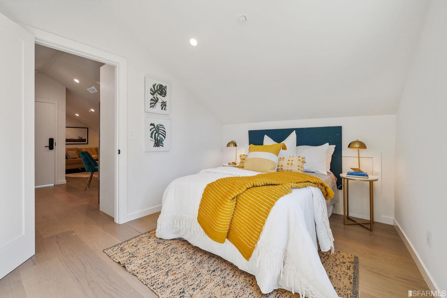 3036 Fulton Street Unit: 5