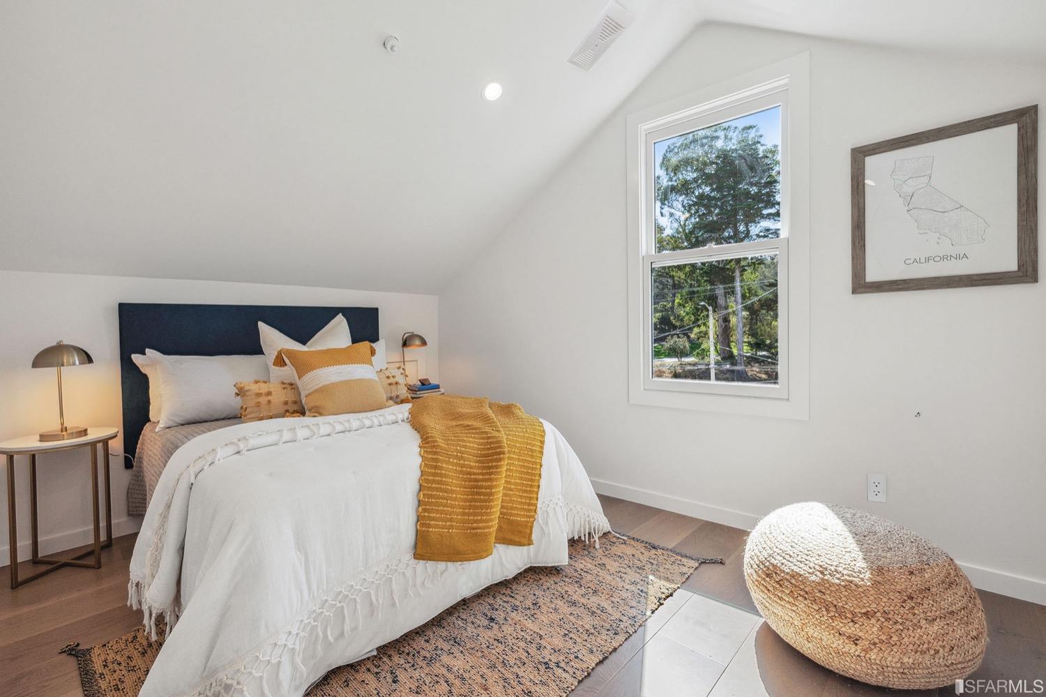 3036 Fulton Street Unit: 5