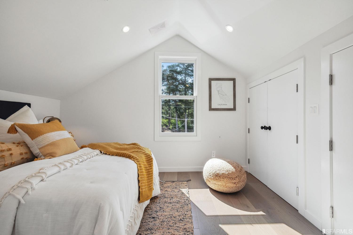 3036 Fulton Street Unit: 5