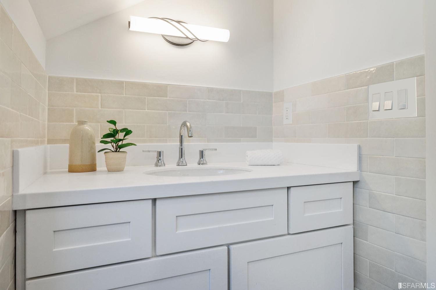 3036 Fulton Street Unit: 5