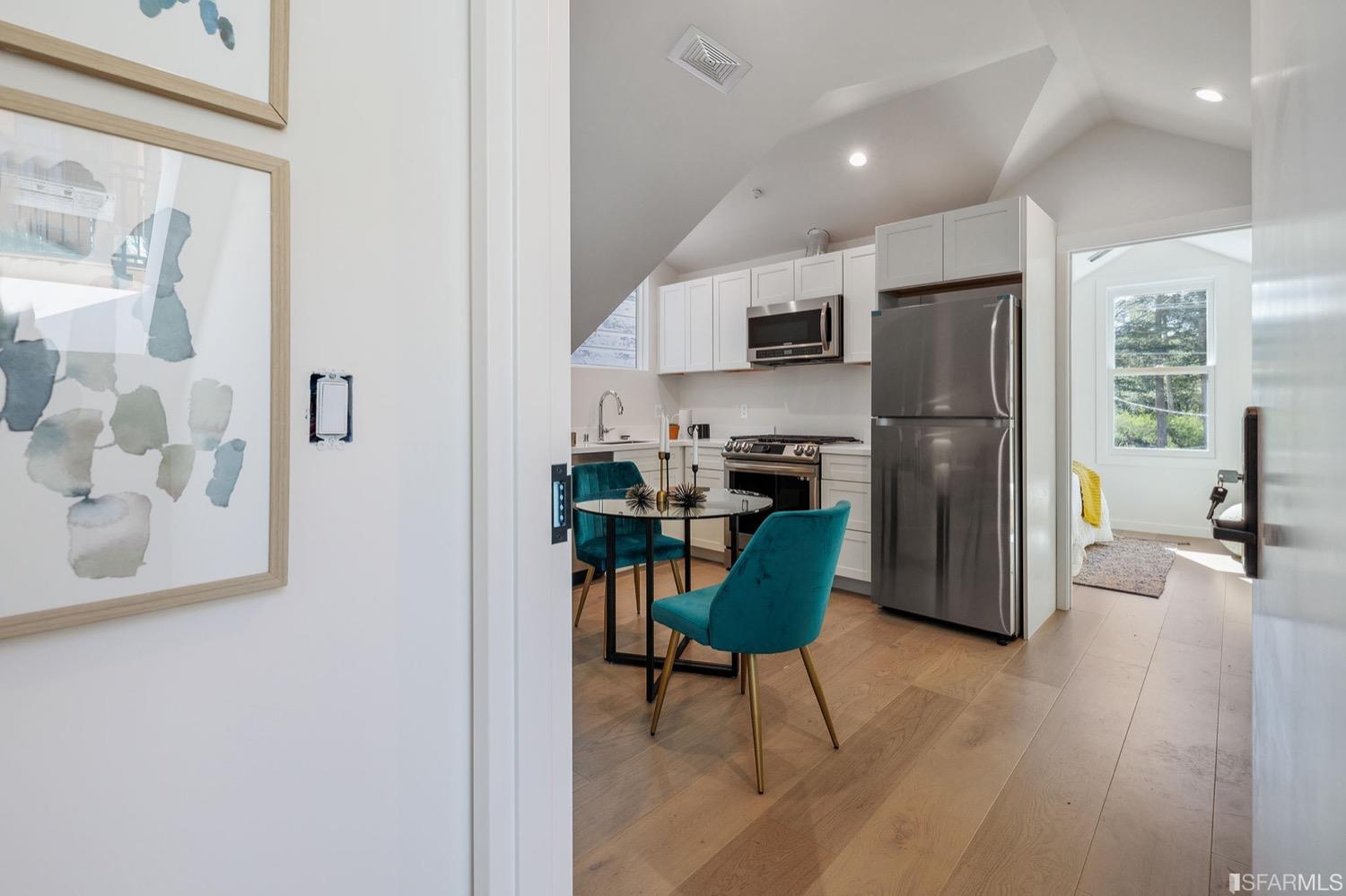 3036 Fulton Street Unit: 5