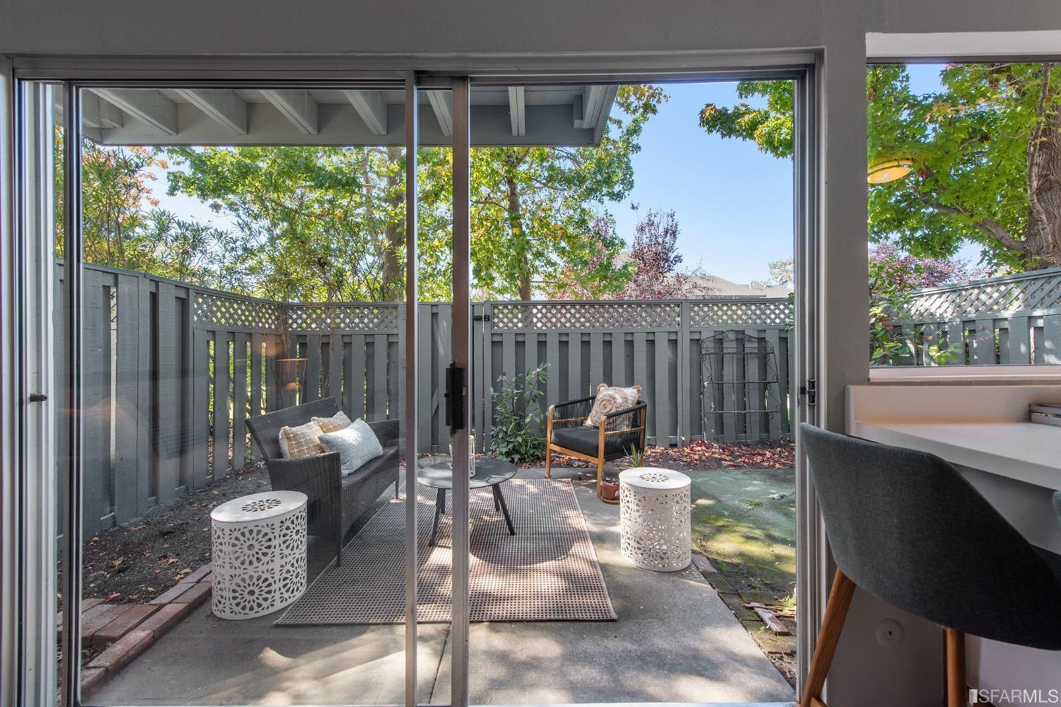 963 Vasco Da Gama Lane