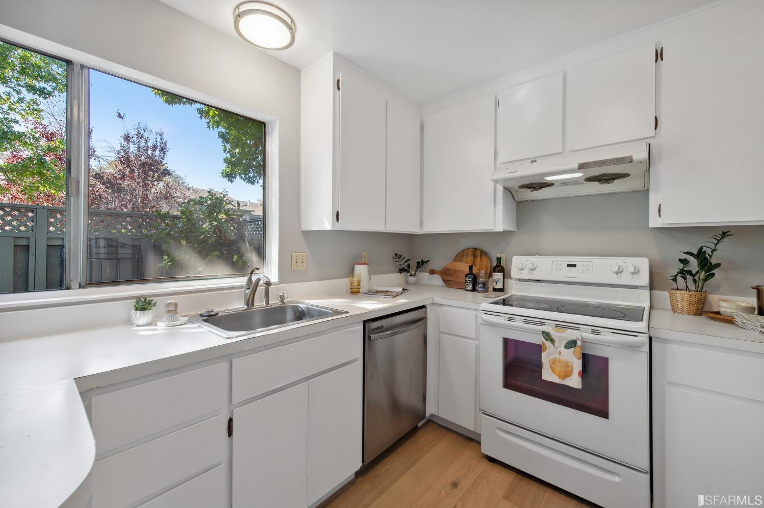 963 Vasco Da Gama Lane