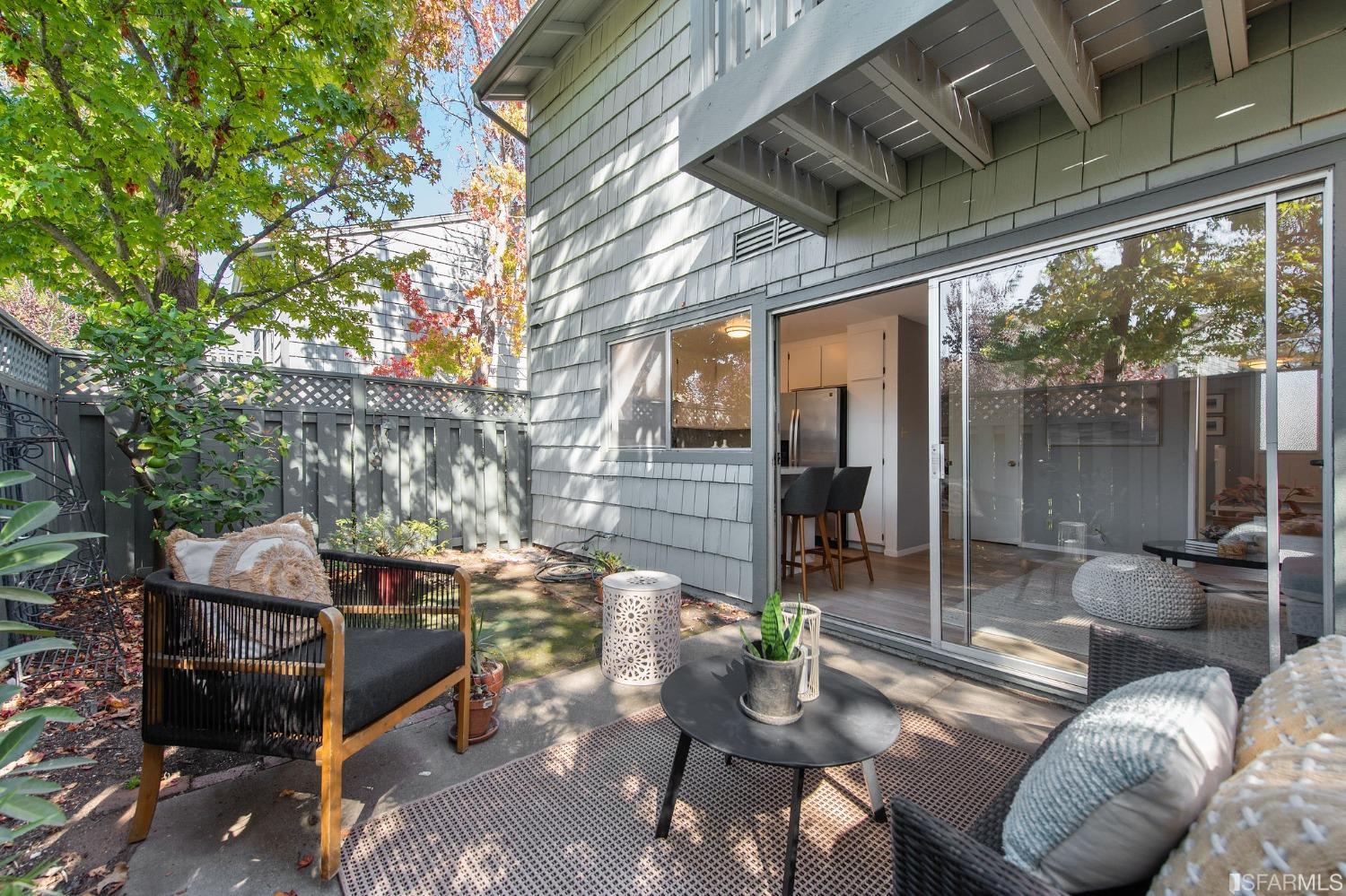 963 Vasco Da Gama Lane