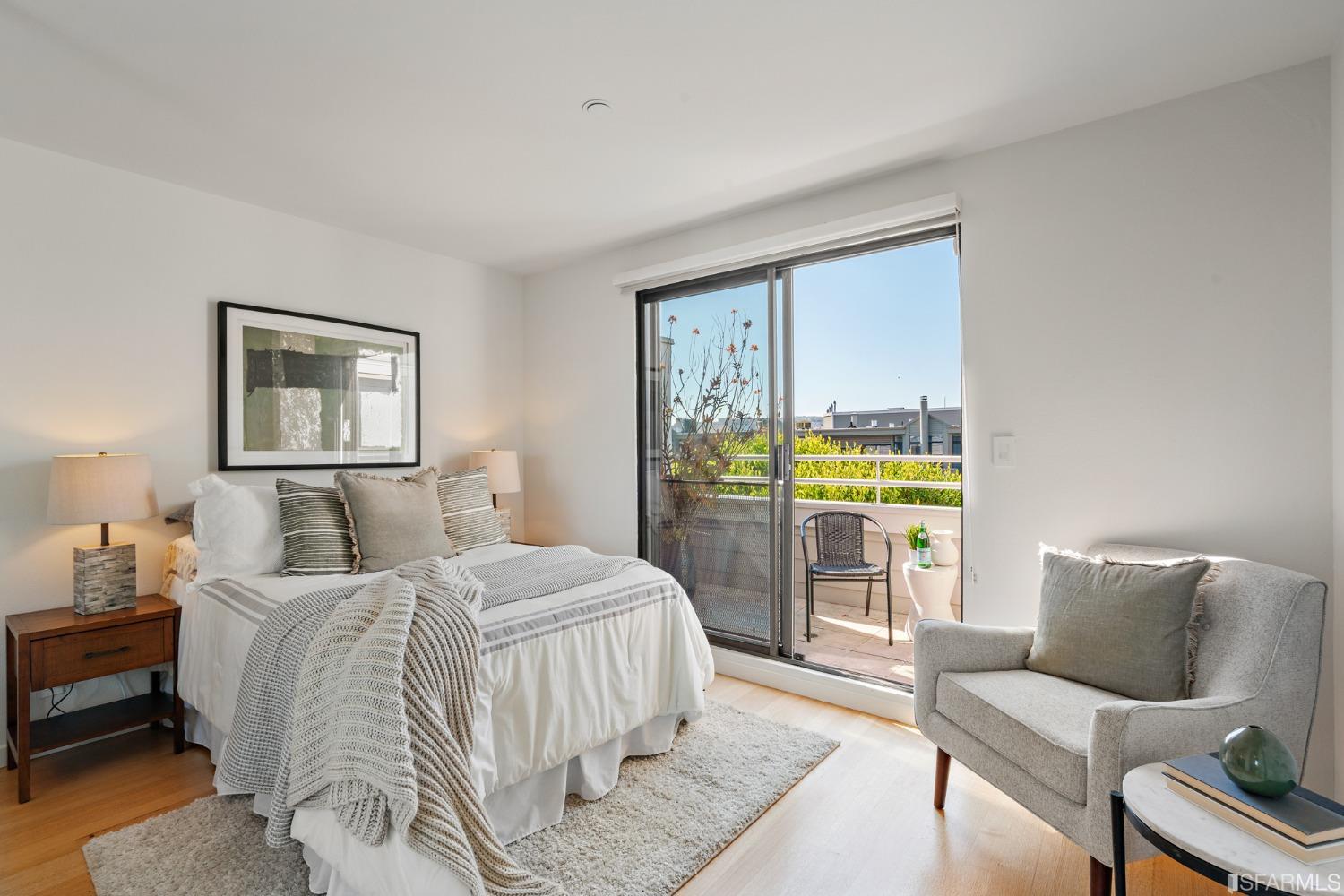 1980 Sutter Street Unit: 304