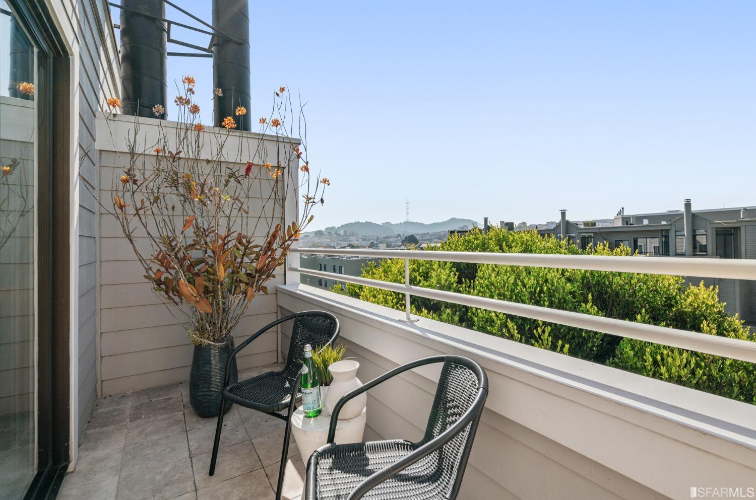 1980 Sutter Street Unit: 304