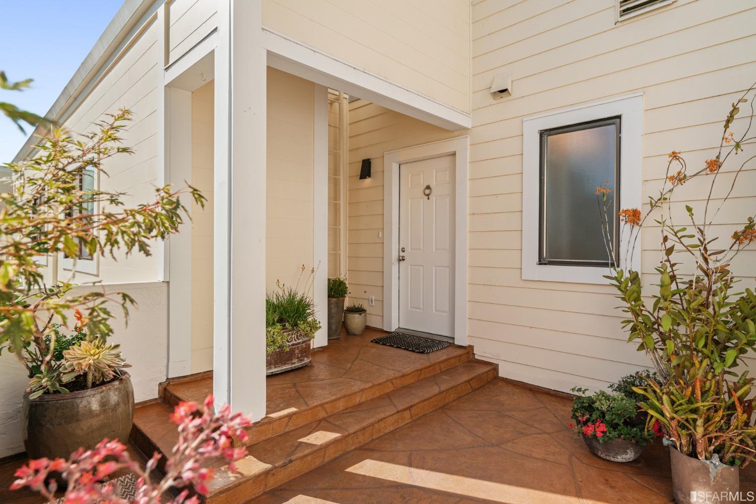 1980 Sutter Street Unit: 304