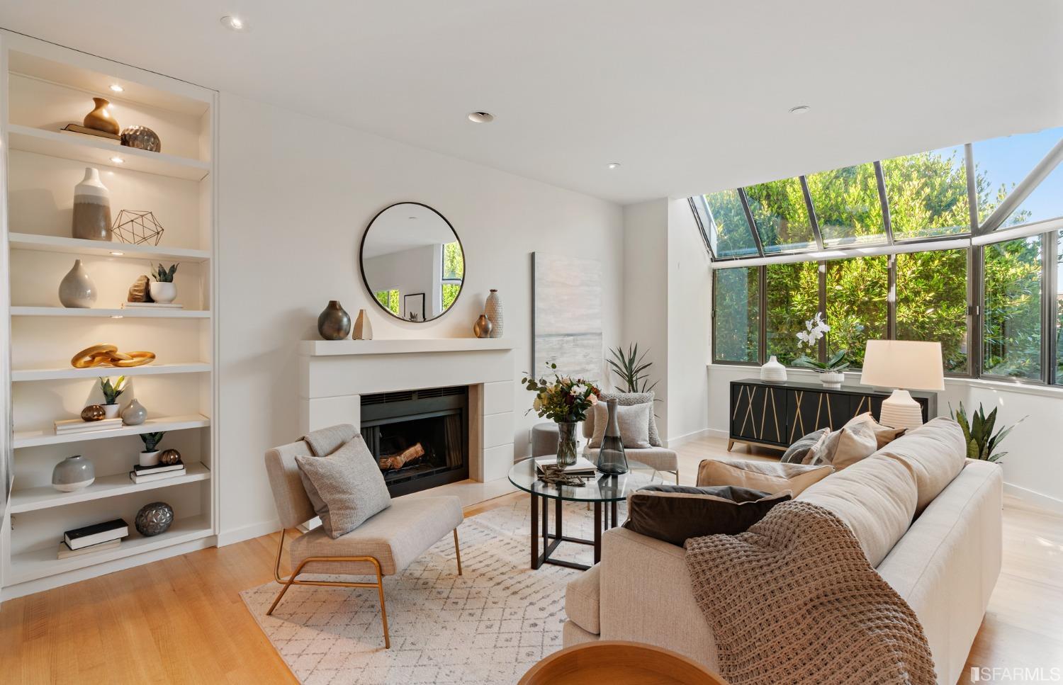 1980 Sutter Street Unit: 304