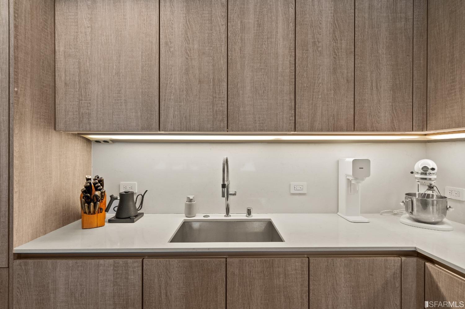 318 Main Street Unit: 4B