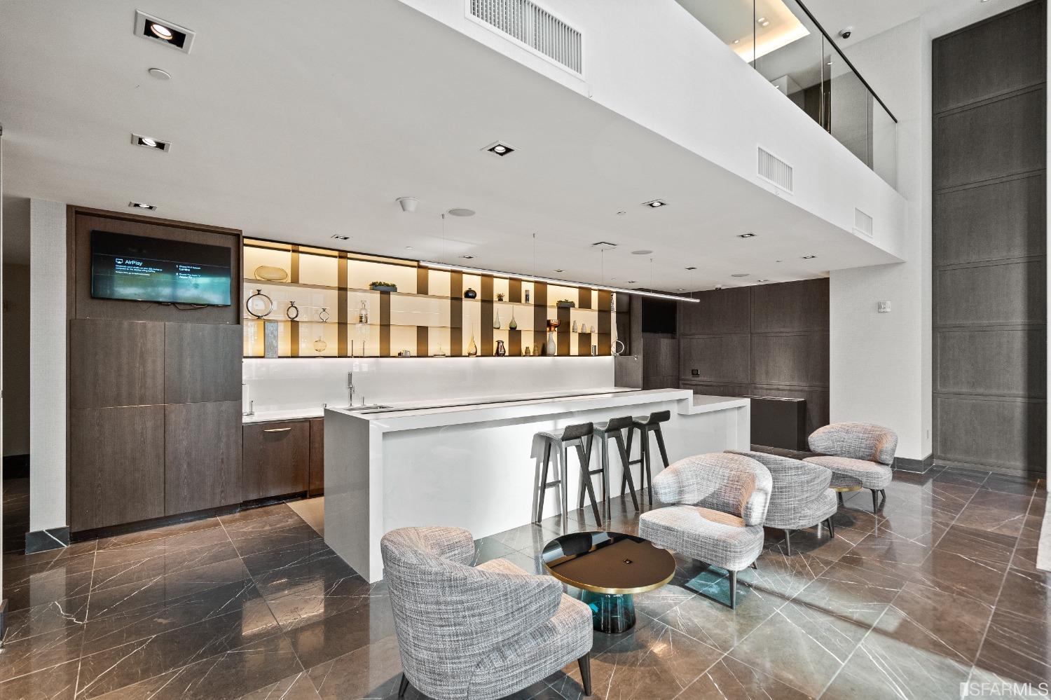 318 Main Street Unit: 4B