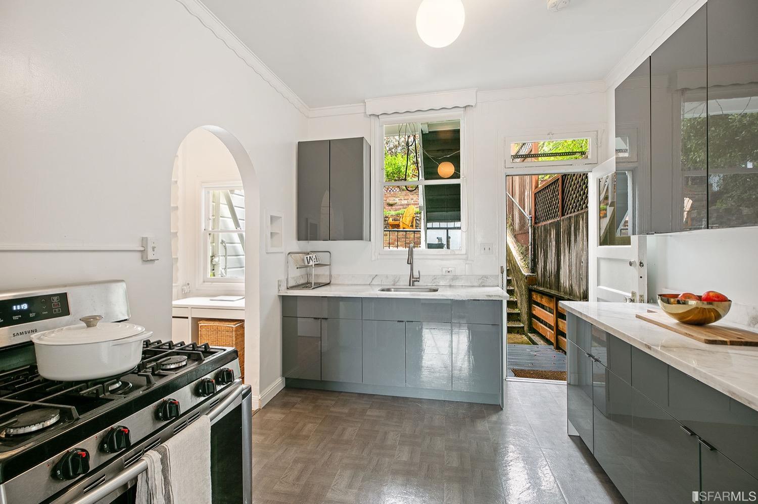 300 Upper Terrace Terrace Unit: LWR