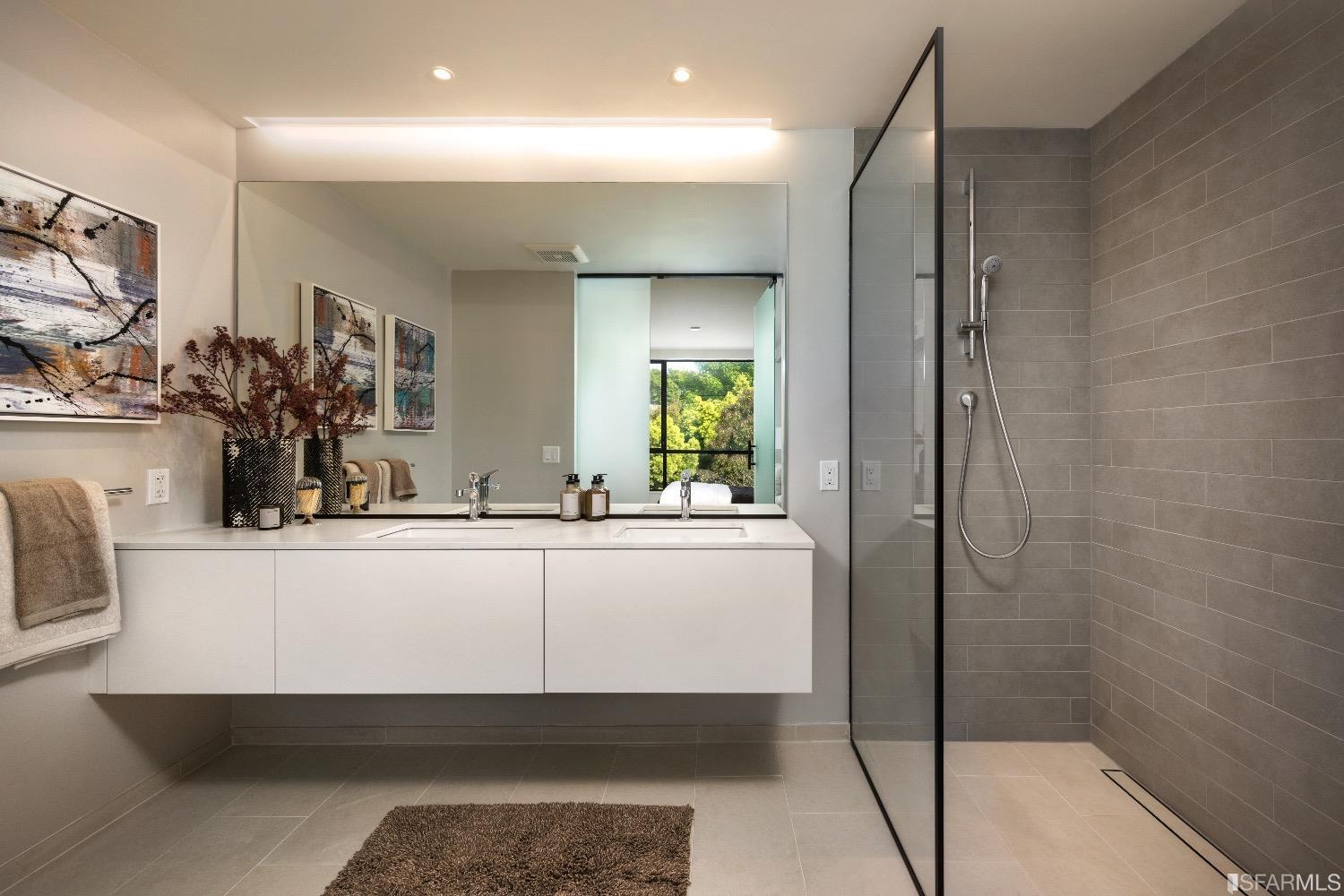 2238 Market Street Unit: 307