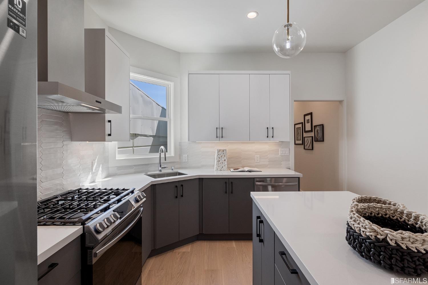 558 Sanchez Street Unit: B