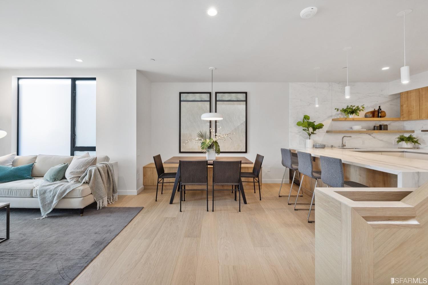 709 Lyon Street Unit: 4