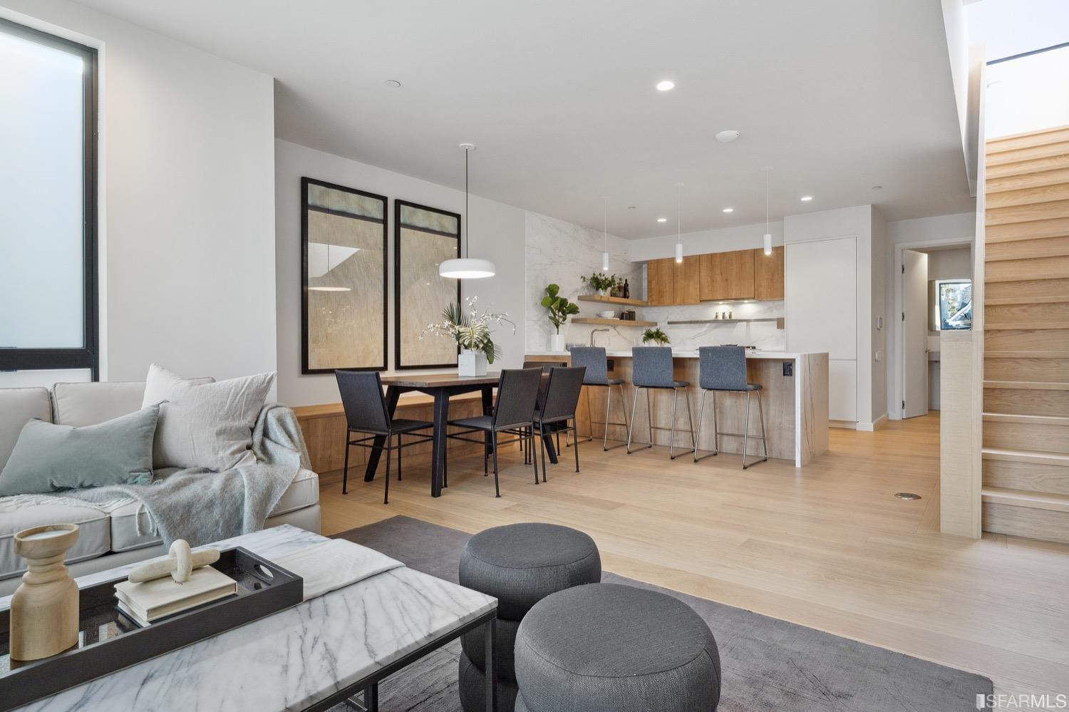709 Lyon Street Unit: 4