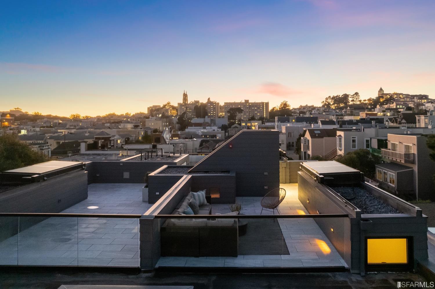 709 Lyon Street Unit: 4