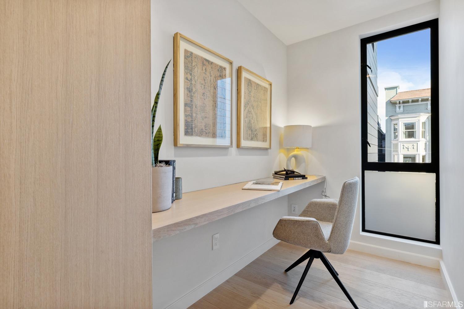 709 Lyon Street Unit: 4