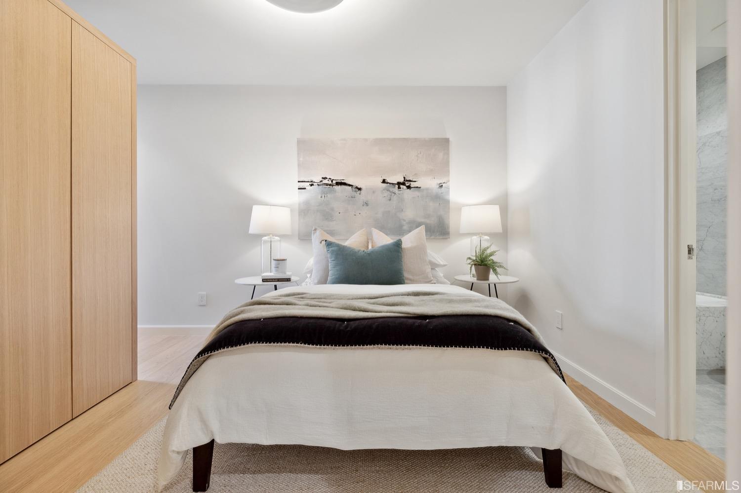 709 Lyon Street Unit: 4